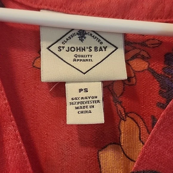 Summer Floral Tank. NWT - Picture 2 of 5